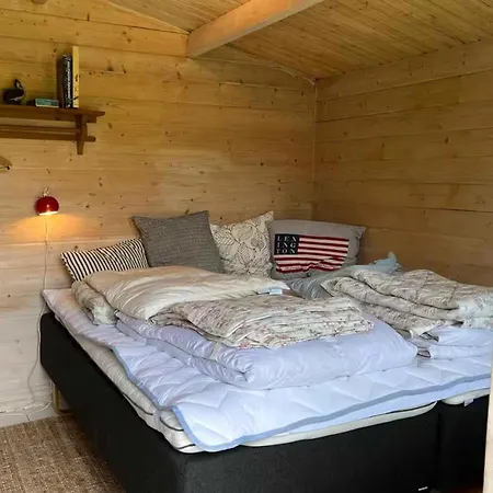 Hébergement de vacances Charming Summer House With A Large Sunny Garden *