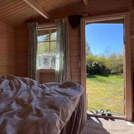 Charming Summer House With A Large Sunny Garden Hébergement de vacances Vejby