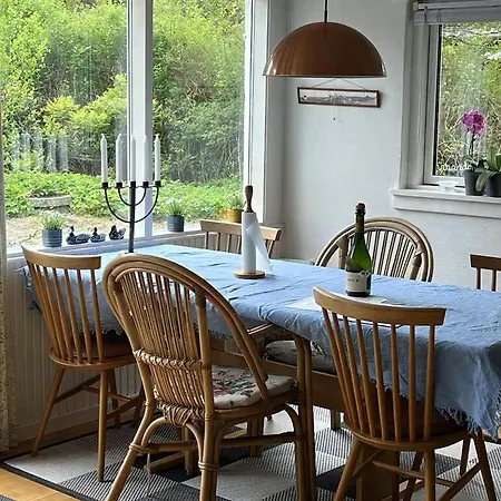 Charming Summer House With A Large Sunny Garden Hébergement de vacances Vejby
